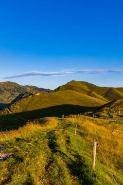 Monte Grappa yakınlarındaki yaz manzarası, Kuzey İtalya