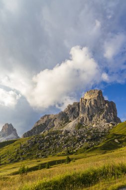 Dolomites, İtalya 'da Passo Giau yakınlarındaki manzara
