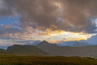 Dolomites, İtalya 'da Passo Giau yakınlarındaki manzara