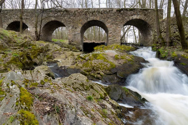 Puente Barroco Tousice República Checa — Foto de Stock