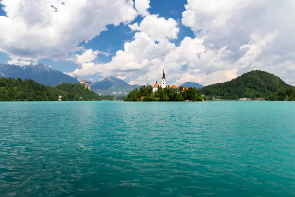 Slovenya Dağlar Gibi Akan Göl — Stok fotoğraf