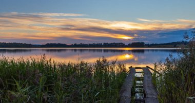 Çek Cumhuriyeti, Güney Bohemya 'da güneş batımı rezerv Rezabinec