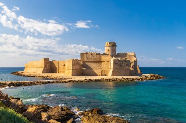 Isola di Capo Rizzuto Kalesi, Crotone ili, Calabria, İtalya