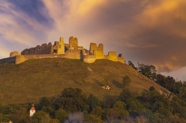 Branc, Myjava, Batı Slovakya ve Slovakya yakınlarındaki harabeleri