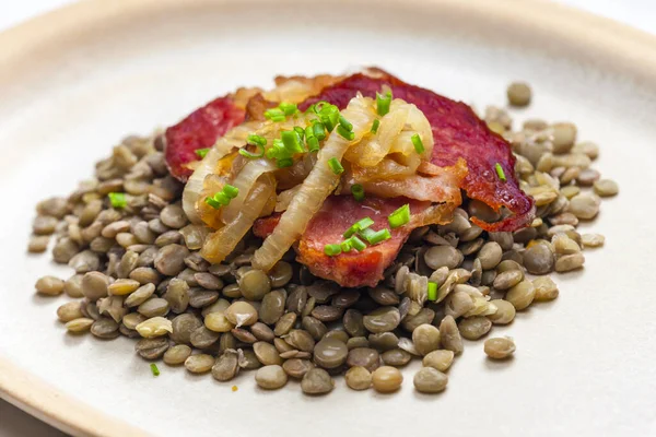 Viande Fumée Aux Lentilles Oignon — Photo