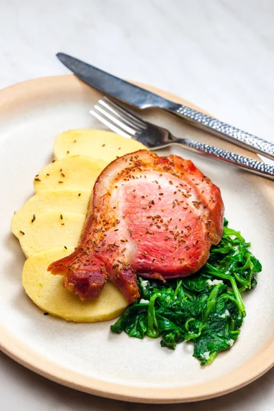 Fumée Viande Aux Épinards Boulettes Pommes Terre — Photo