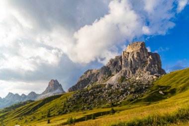 Dolomites, İtalya 'da Passo Giau yakınlarındaki manzara