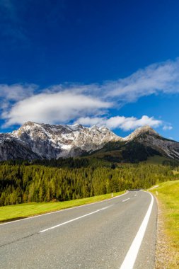 Avusturya 'nın sonbahar Alpleri Bischofshofen yakınlarında