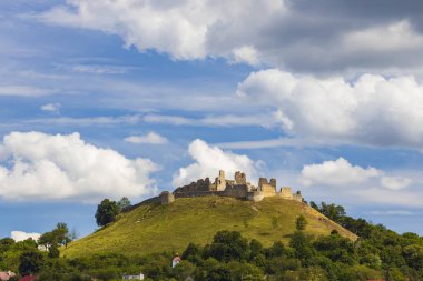 Slovakya, Myjava yakınlarındaki Branc kalesinin kalıntıları