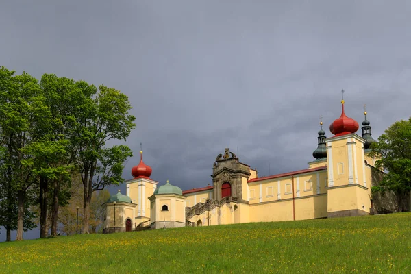 チェコ共和国東ボヘミア ヘデツ神の母修道院 — ストック写真