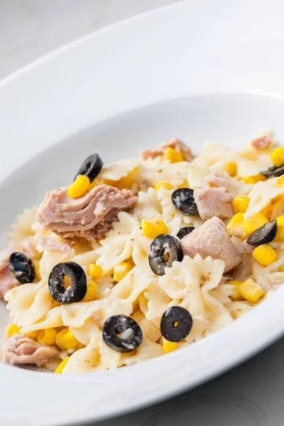 Pasta Farfalle Tuna Black Olives Corn — Stock Photo, Image