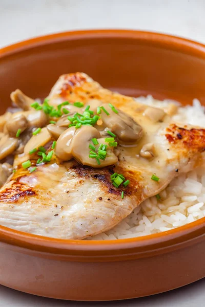 Filé Peru Grelhado Com Molho Cogumelos Arroz — Fotografia de Stock