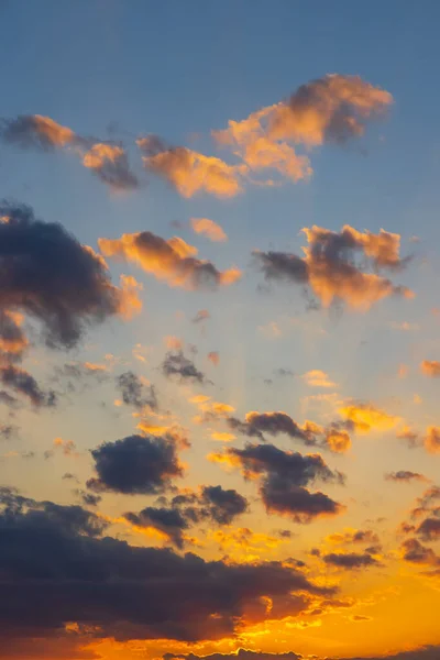 Schöner Himmel Mit Wolken Vor Sonnenuntergang — Stockfoto