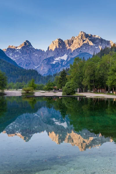 Sjön Och Bergen Nära Byn Kranjska Gora Triglav Nationalpark Slovenien — Stockfoto