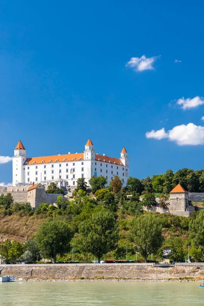 Castillo Bratislava Río Danubio Eslovaquia —  Fotos de Stock