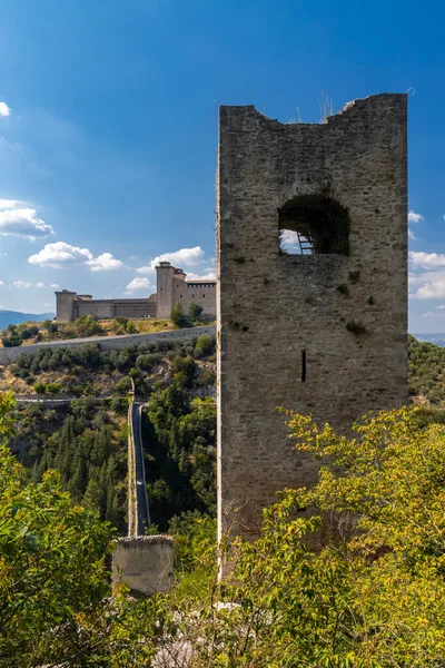 Castelo Spoleto Com Aqueduto Umbria Italia — Fotografia de Stock