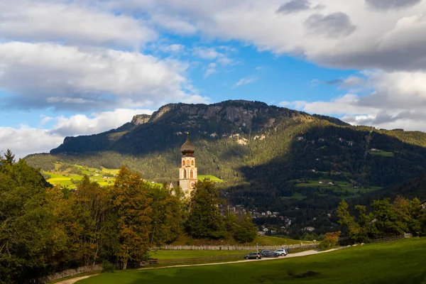 Kastelruth Kilisesi Güney Tyrol Talya — Stok fotoğraf