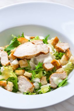 Sezar salatasının durgun yaşamı