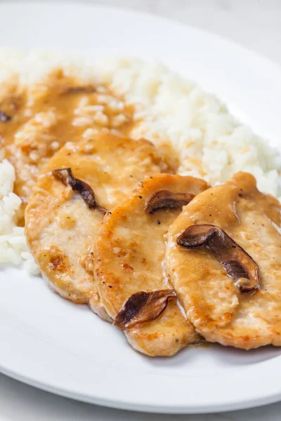 Carne Aves Com Molho Cogumelos Arroz — Fotografia de Stock