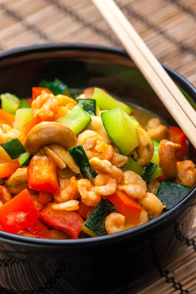 Cooked Vegetables Salad Shrimps Cashew Nuts — Stock Photo, Image