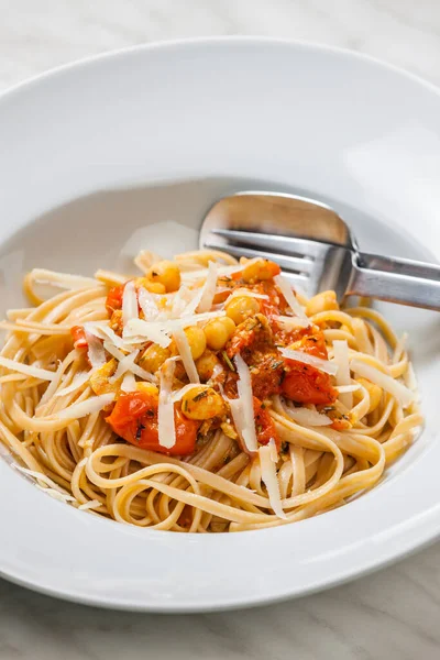 Macarrão Tagliatelle Com Molho Tomate Grão Bico — Fotografia de Stock