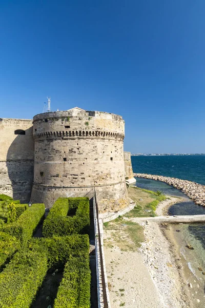 意大利Apulia Taranto的Castello Aragonese城堡 — 图库照片