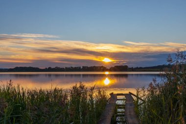 Çek Cumhuriyeti, Güney Bohemya 'da güneş batımı rezerv Rezabinec