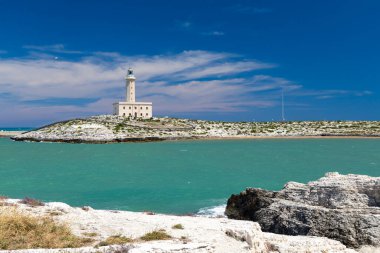 İtalya 'nın Vieste, Apulia bölgesindeki deniz feneri.