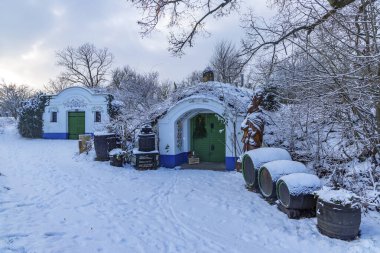 Petrov, Güney Moravya, Çek Cumhuriyeti yakınlarındaki Plze 'de tipik bir açık hava şarap mahzeni grubu