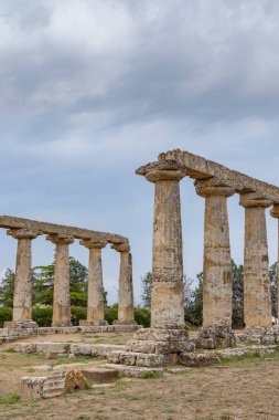 Hera Tapınağı M.Ö. 6. yüzyıldan, arkeolojik bölge Bernalda, İtalya