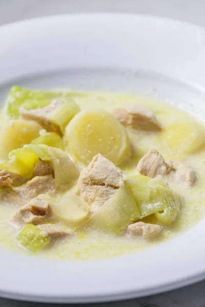 Creamy Leek Soup Chicken Meat — Stock Photo, Image