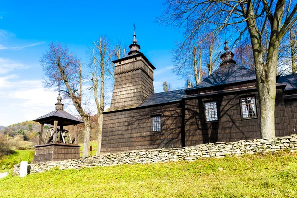 Église en bois, Leluchow, Pologne — Photo