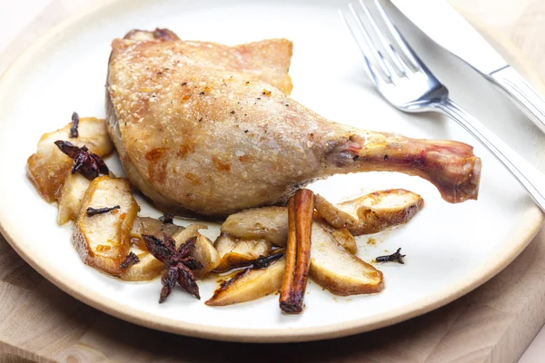 Duck baked with apples — Stock Photo, Image