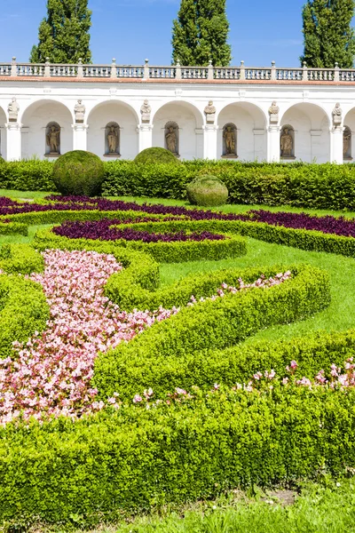 Blomma trädgård Kroměříž Palace — Stockfoto