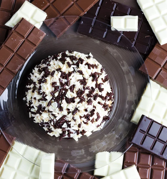 Chocolate com bolo de chocolate — Fotografia de Stock