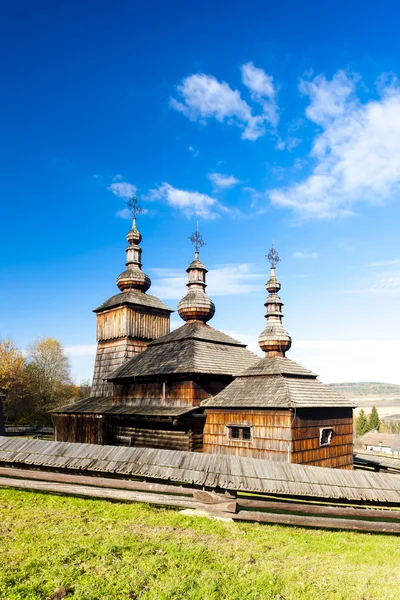 Holzkirche, Museum des ukrainischen Dorfes — Stockfoto