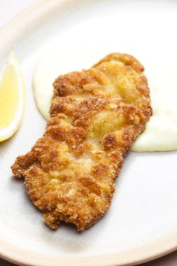 Kızarmış domuz eti biftek