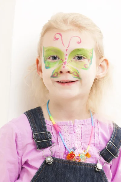 Petite fille avec peinture sur visage — Photo