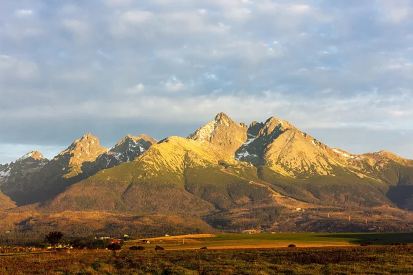 Okolice Łomnicę, vysoke tatry (Wysokie Tatry), slova — Zdjęcie stockowe