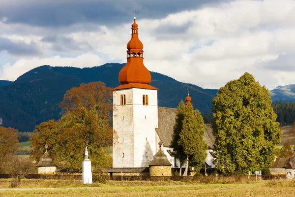 Iglesia fortificada en Liptovske Matiasovce, Eslovaquia — Foto de Stock