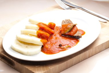 domates soslu dana eti