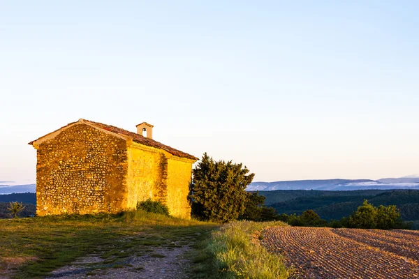 Capilla, Meseta de Valensole, Provenza, Francia — Foto de Stock