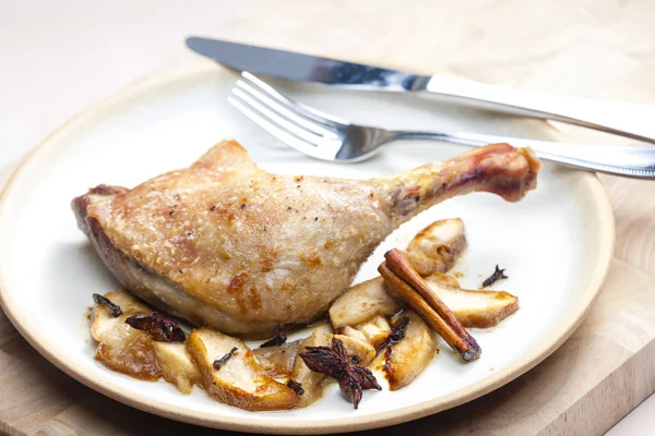 Duck baked with apples — Stock Photo, Image