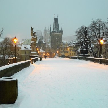 Charles bridge in de winter, Praag