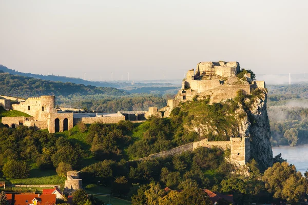 Ruines de Devin vue sur le château — Photo