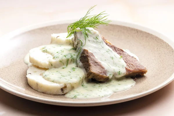 Dill sauce with beef meat — Stock Photo, Image