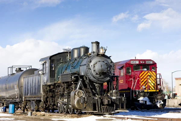 Locomotivas na estação ferroviária de Alamosa, Colorado, EUA — Fotografia de Stock