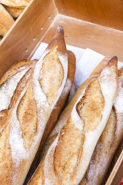 Baguettes, market in Forcalquier — Stock Photo, Image