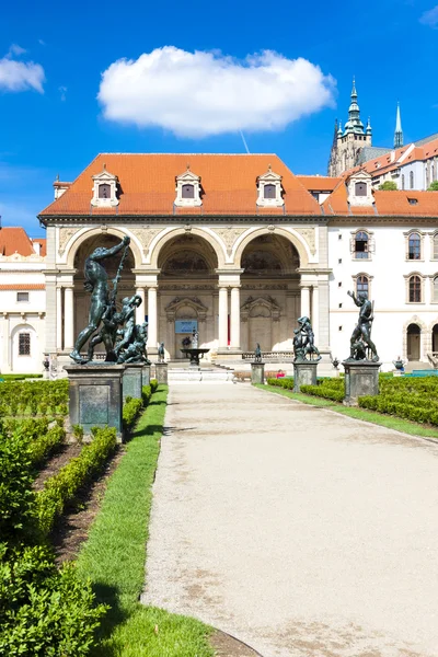 Jardín Valdstejnska y Castillo de Praga, Praga —  Fotos de Stock