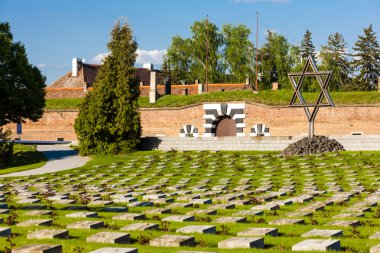 Küçük kale Theresienstadt mezarlığı ile